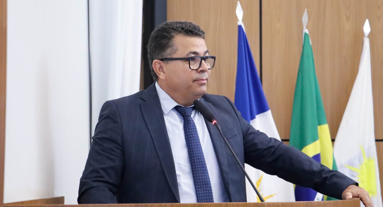 Vereador Folha na tribuna da Câmara Municipal de Palmas