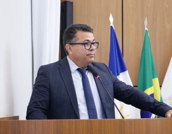 Vereador Folha na tribuna da Câmara Municipal de Palmas